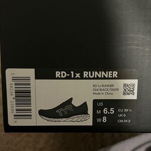 TYR RD-1x Runner Black and Silver Shoes